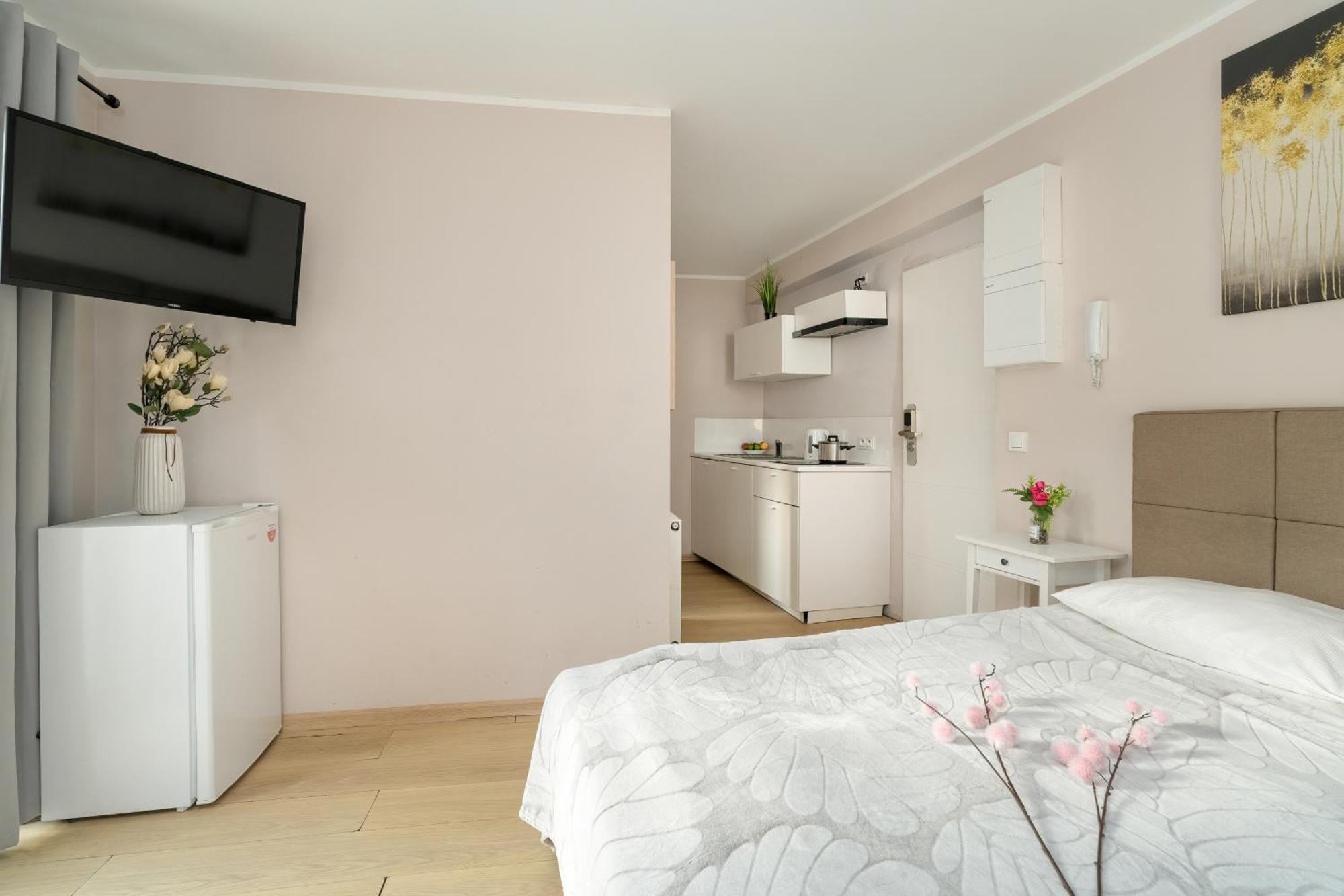 Stylowe I Eleganckie Studia Very Berry W Poznaniu By Noclegi Renters Exterior foto